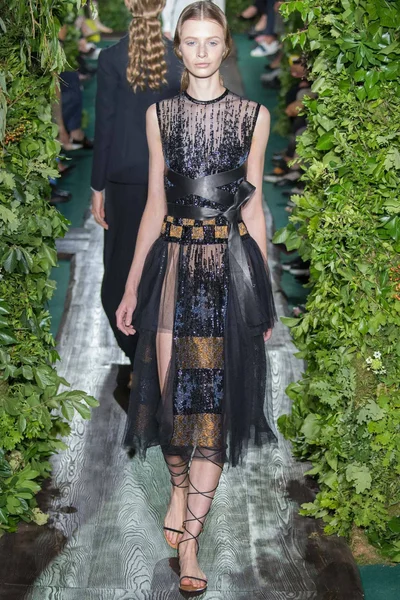 Look 35